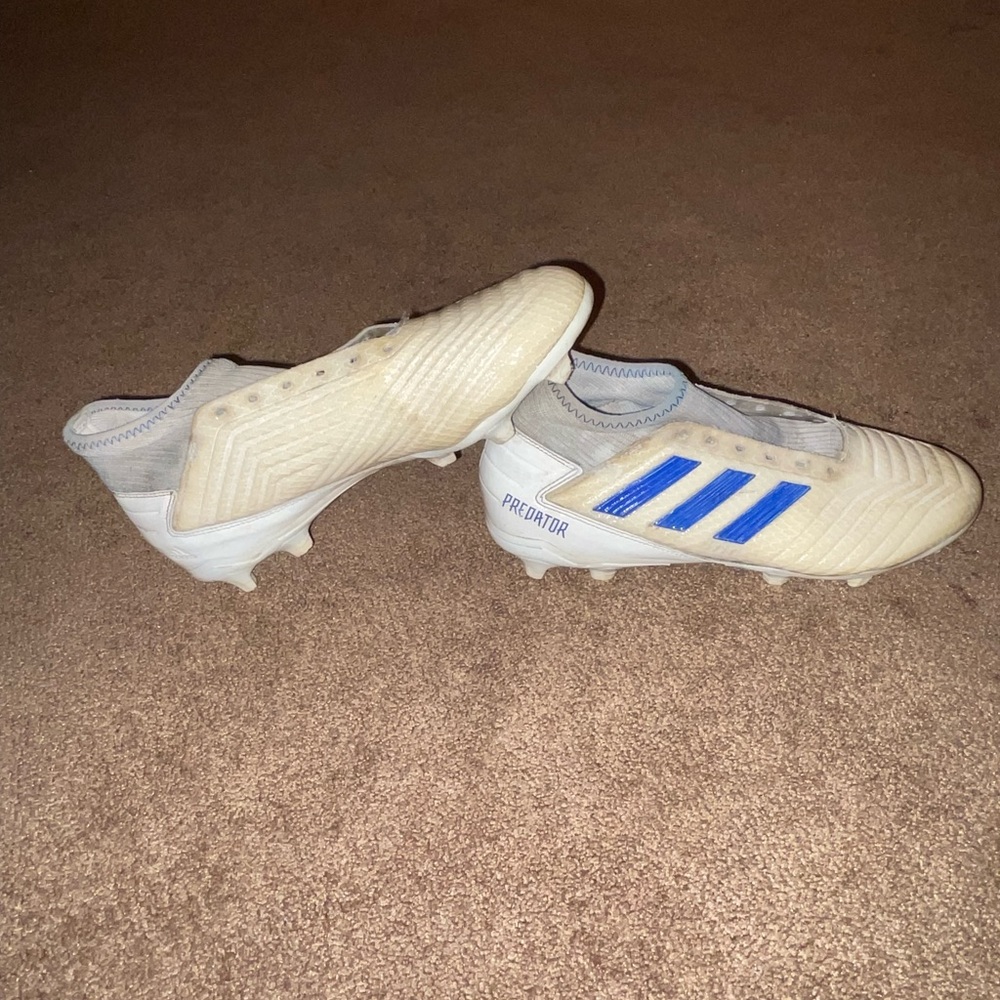 Soccer cleats
